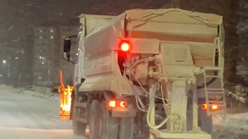 Elazığ Belediyesi karla mücadele çalışmalarını sürdürüyor