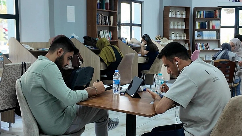 Elazığ Belediyesi kütüphanelerinde gençler, geleceğe hazırlanıyor