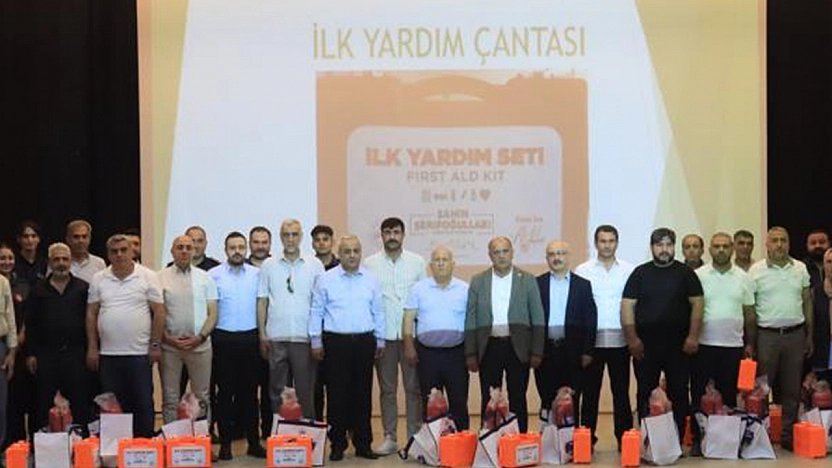 Elazığ Belediyesi'nden muhtarlara ilk yardım ve yangın söndürme tüpü