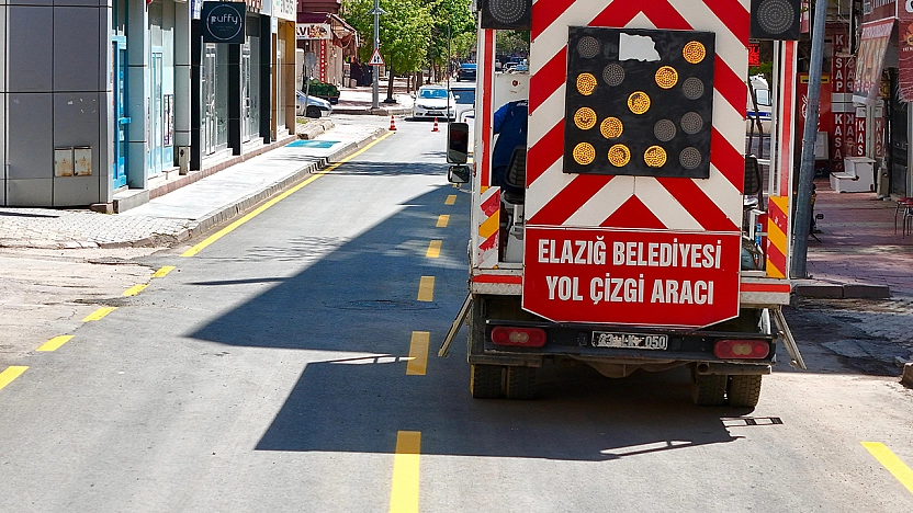 Elazığ Belediyesi tarafından, asfaltlanan yolların çizgileri çekildi