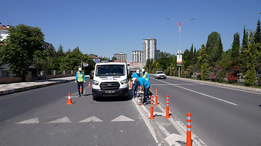 Elazığ Belediyesi, trafik işaretleme çalışmaları gerçekleştiriyor