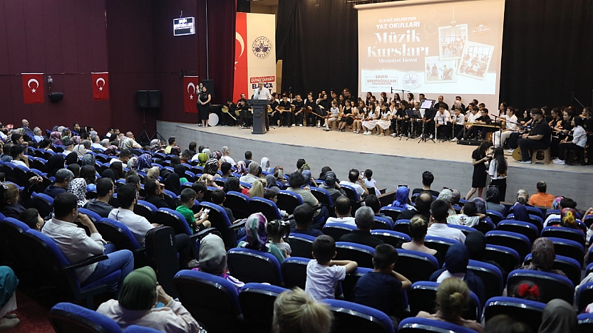 Elazığ Belediyesi yaz müzik kursu finalinde sertifika heyecanı