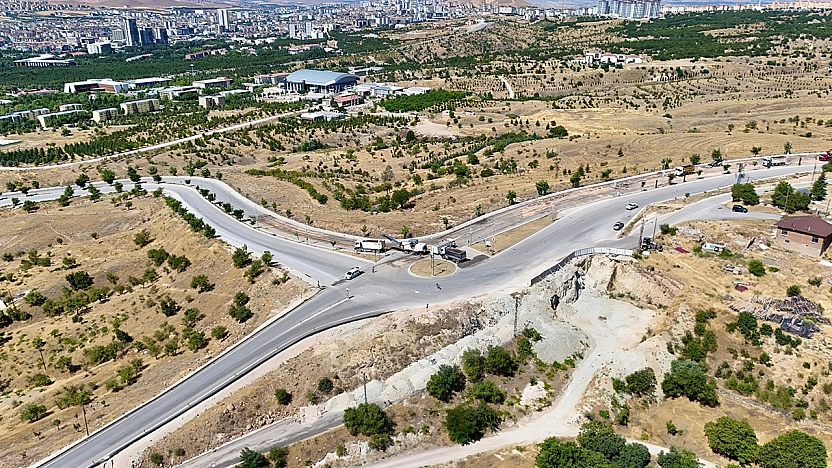 Elazığ Belediyesi, yol yenileme ve iyileştirme çalışmalarını sürdürüyor