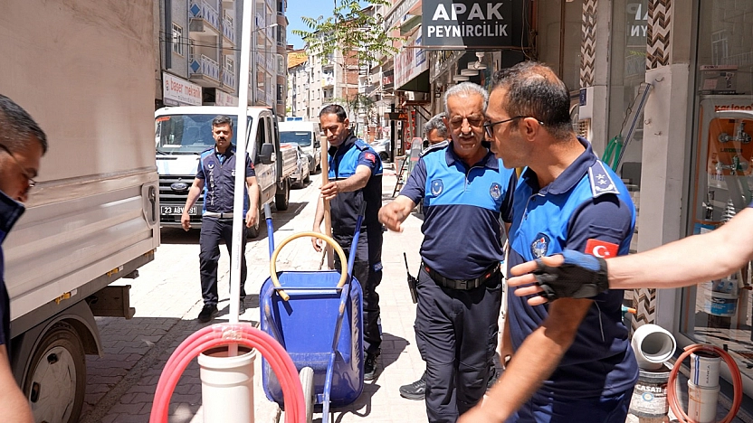 Elazığ Belediyesi zabıta ekiplerinden denetim