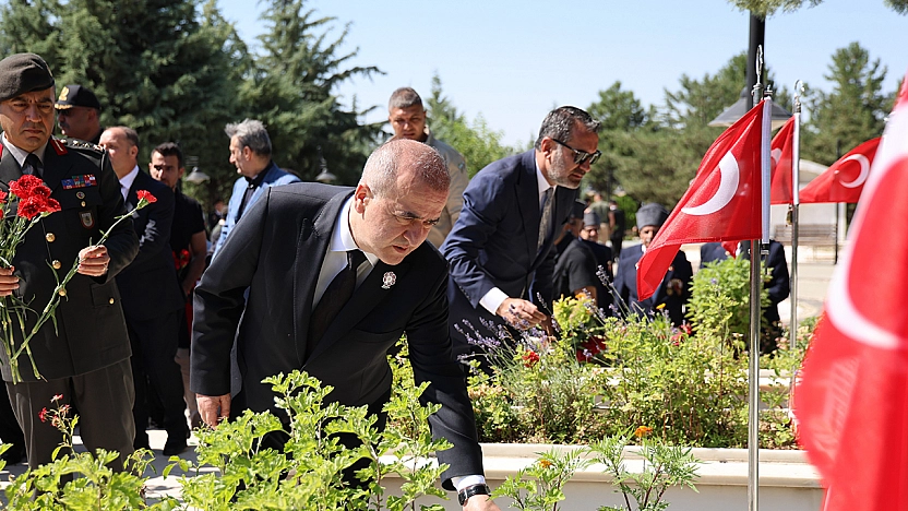 Elazığ'da 15 Temmuz programları Şehitlik ziyaretiyle başladı