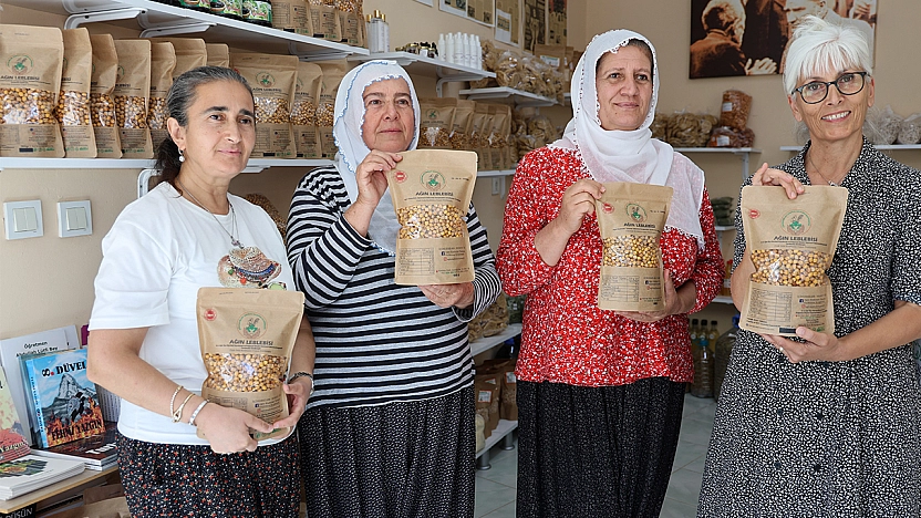 Elazığ'da 22 kadının el emeği dünyaya açıldı