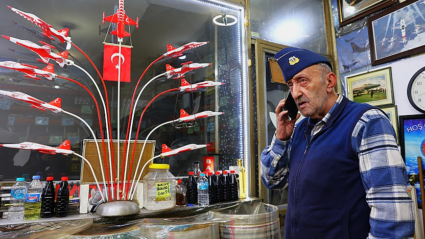 Elazığ'da 75 yaşındaki Atilla Demirbaş'ın pilotluk hayali gökyüzünde kaldı, maketlerle yaşadı