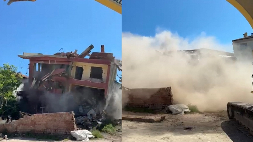 Elazığ'da ağır hasarlı bina yıkımları devam ediyor