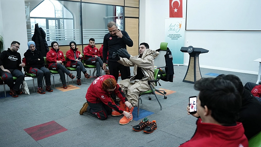 Elazığ'da arama kurtarma ekiplerine AFAD eğitimi