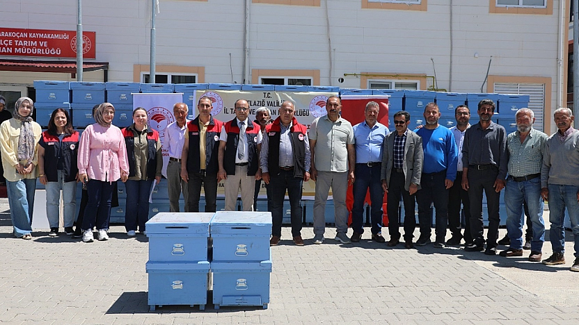 Elazığ'da arıcılığa destek: 15 Üreticiye 150 kovan dağıtıldı