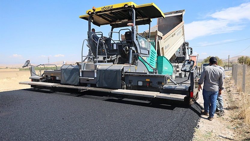 Elazığ'da asfalt çalışmaları devam ediyor