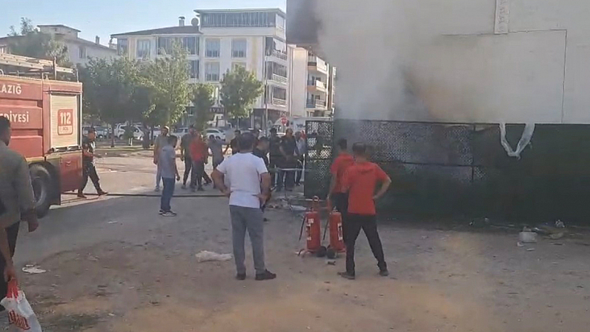 Elazığ'da depo yangını