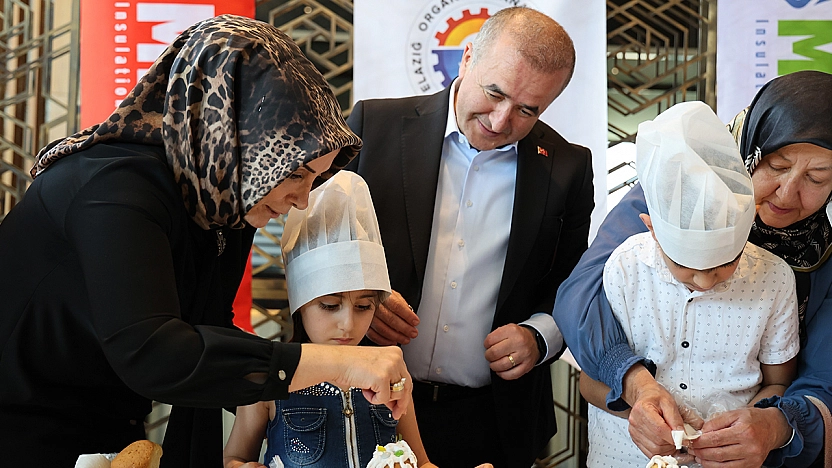 Elazığ'da down sendromlu bireyler pasta süsleme yarışmasında hünerlerini gösterdi