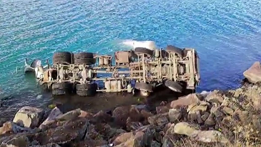 Elazığ'da facia! Beton mikseri göle uçtu