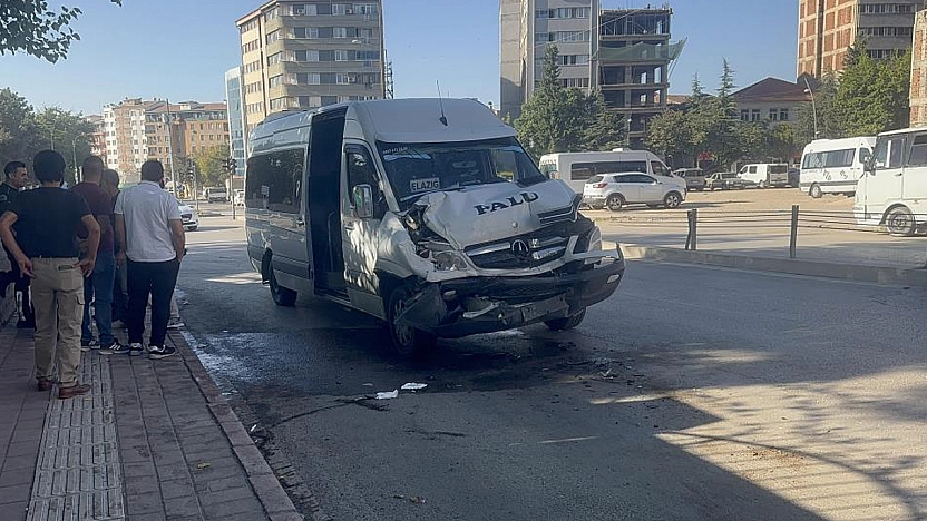 Elazığ'da feci kaza: 8 yaralı