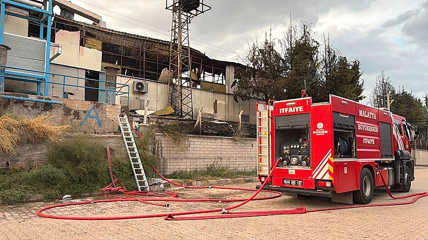 Elazığ'da feci yangın 3,5 saatlik çalışmayla söndürüldü
