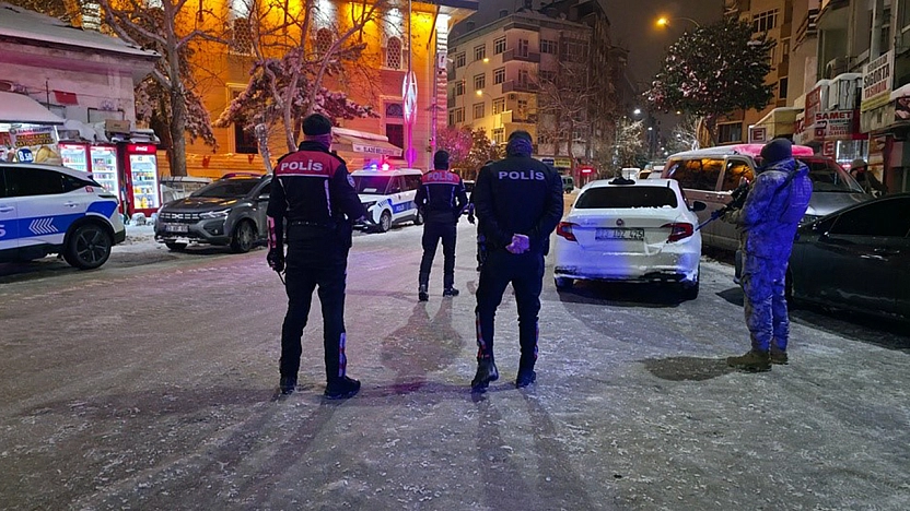 Elazığ'da gece asayiş uygulaması: Eğlence mekanları denetlendi