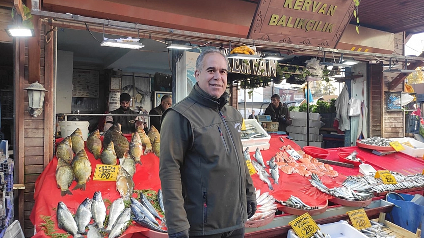 Elazığ'da havalar soğudukça balık tezgahları şenleniyor