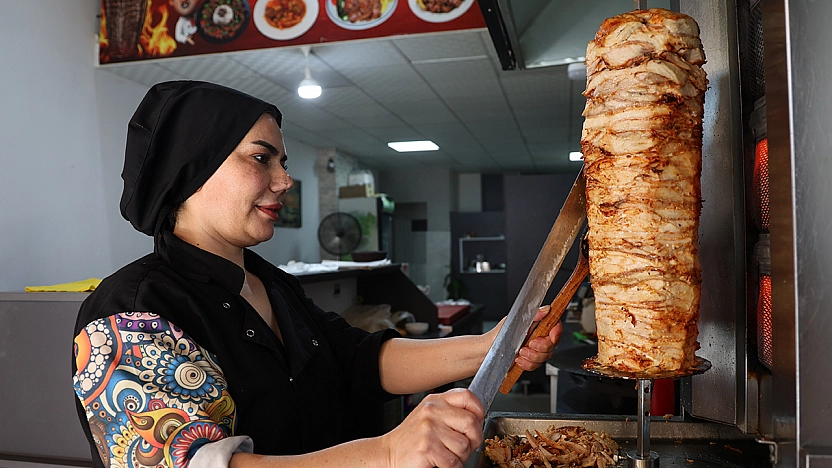 Elazığ'da kadın girişimci döner tezgahının başına geçti