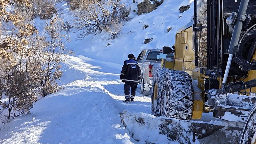 Elazığ'da kapanan yollar tek tek açıldı
