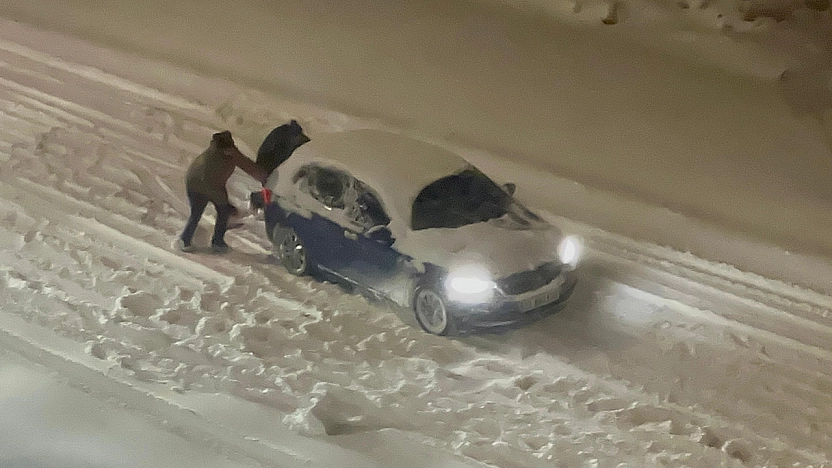 Elazığ'da kar yağışı dayanışmayı ortaya çıkardı