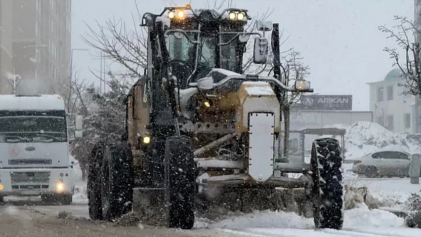 Elazığ'da karla mücadele seferberliği: yollar 7/24 açık tutuldu