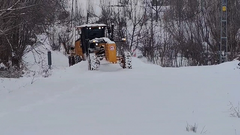 Elazığ'da karla mücadele sürüyor: 181 köy yolu açıldı
