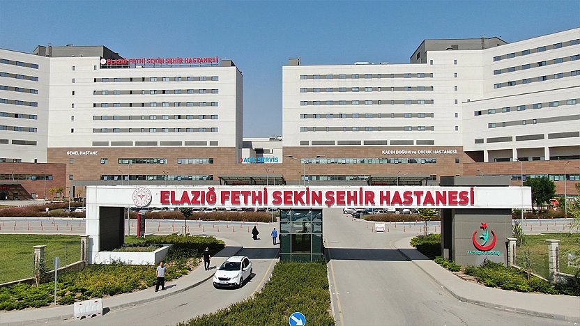 Elazığ'da yol kenarında ağır yaralı halde bulunan polis memuru hayatını kaybetti