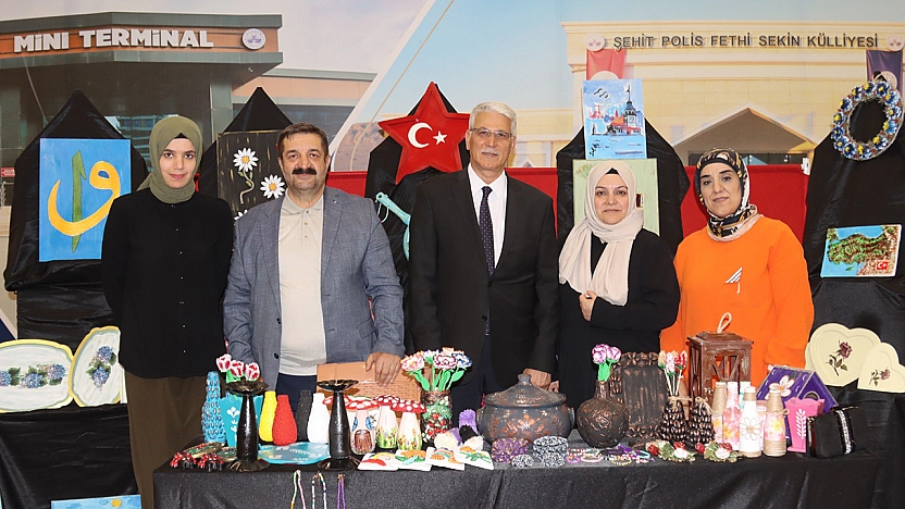Elazığ'da kursiyerlerin el emekleri görücüye çıktı