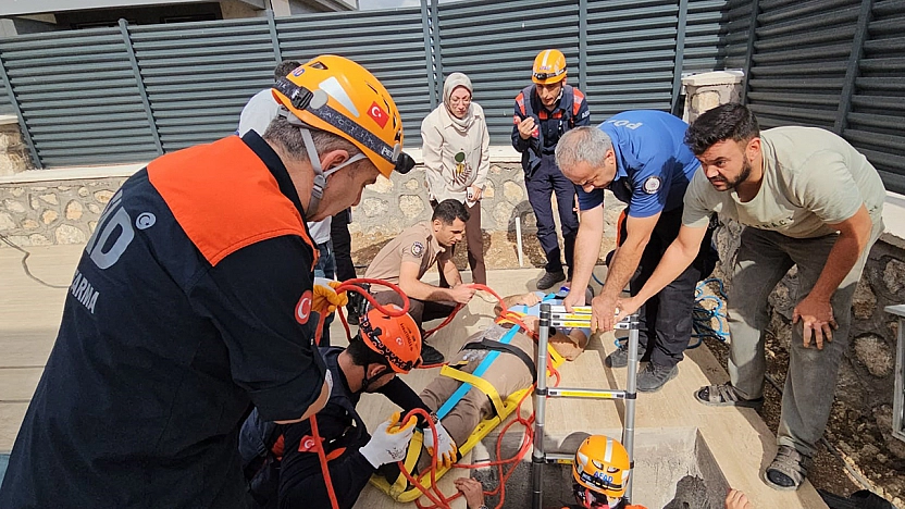 Elazığ'da kuyuya düşen vatandaş AFAD ekiplerince kurtarıldı