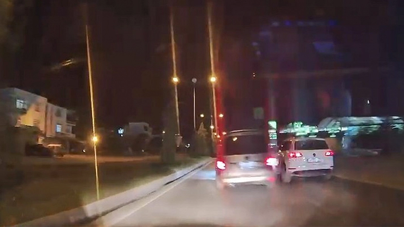 Elazığ'da makas atan sürücü kameraya yansıdı