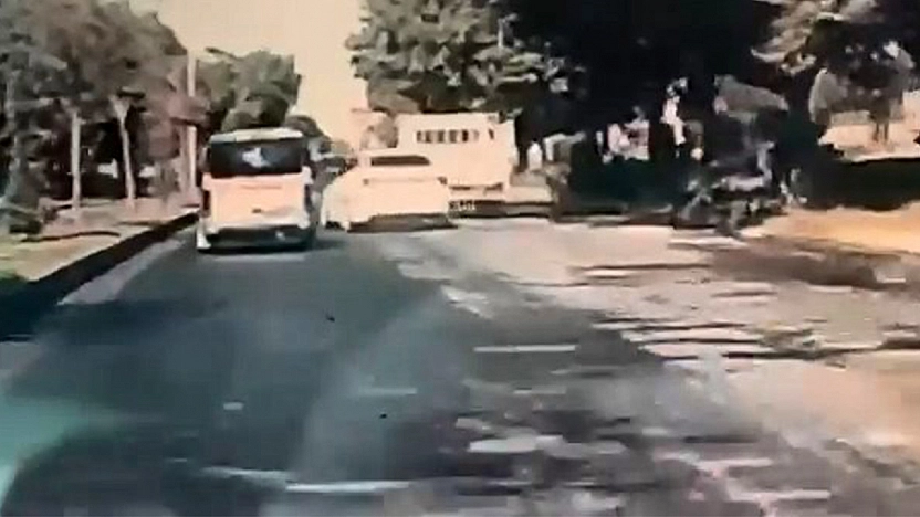 Elazığ'da makas atarken kayan otomobil kazaya davetiye çıkardı