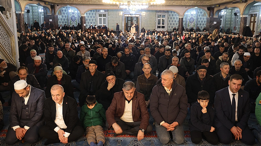 Elazığ'da manevi atmosfer: Camiler dolup taştı