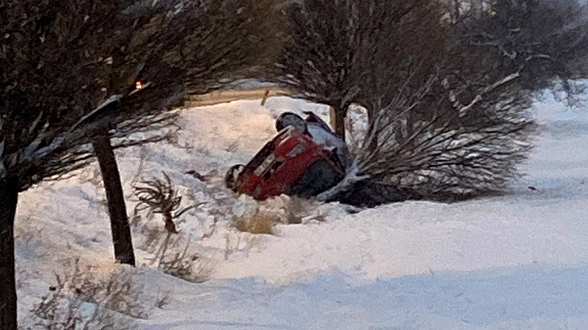 Elazığ'da otomobil devrildi