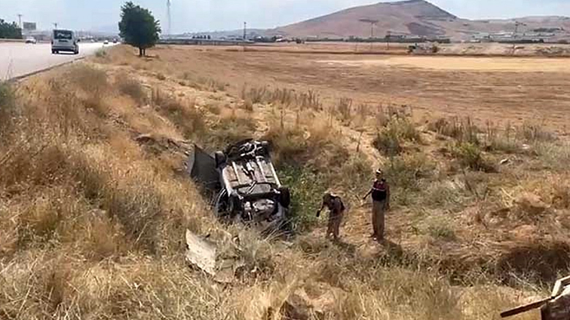 Elazığ'da Otomobil Şarampole Devrildi: 1 Yaralı