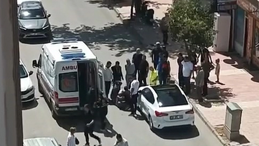 Elazığ'da otomobil yayaya çarptı!