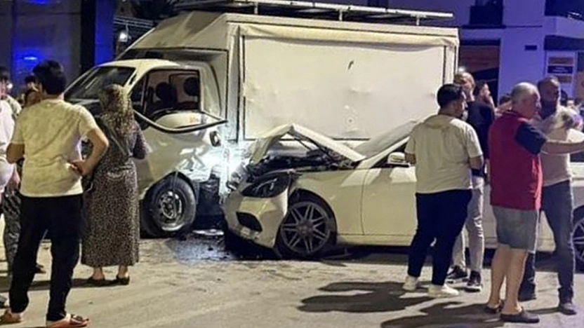 Elazığ'da pikap ile otomobil çarpıştı