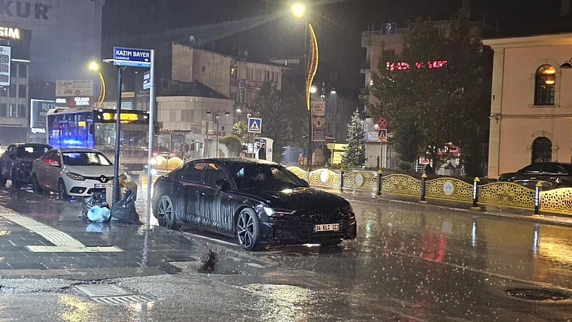 Elazığ'da sağanak yağış etkili oldu