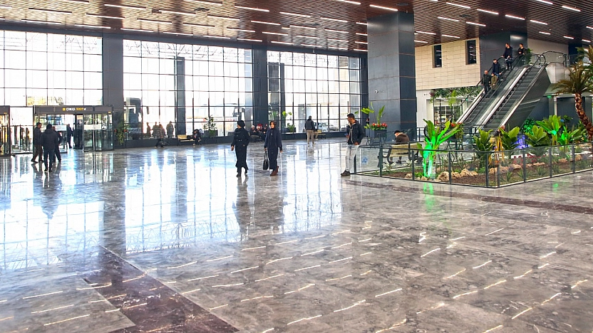 Elazığ'da şehirler arası otobüs terminali, modern yapısıyla dikkat çekiyor