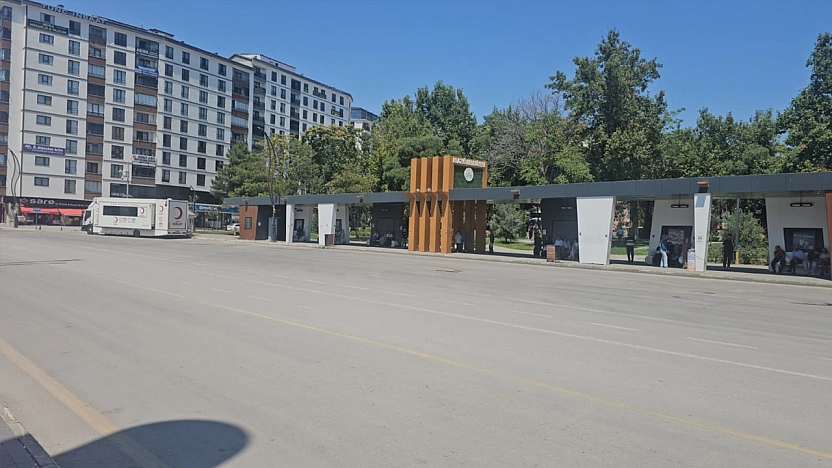 Elazığ'da sıcaklık cadde ve sokakları boşalttı
