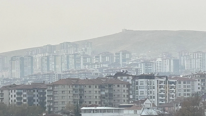 Elazığ'da sis etkili oldu