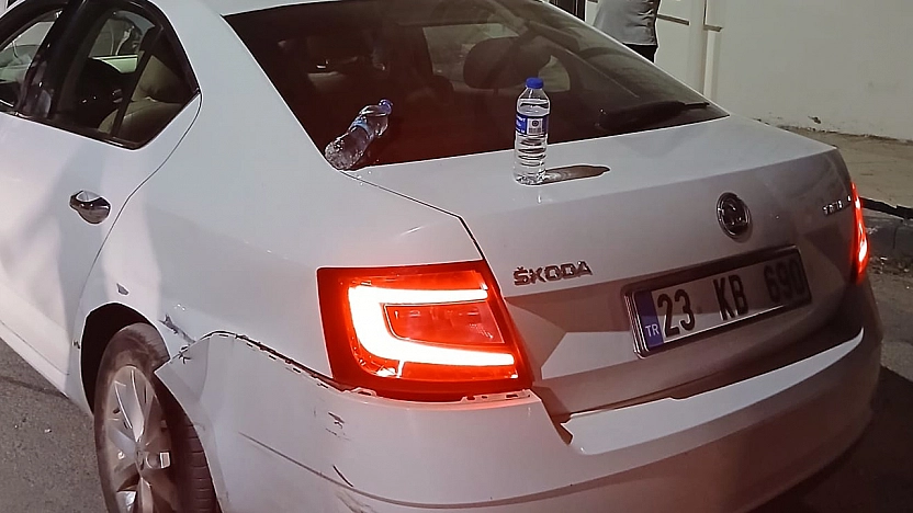 Elazığ'da sürücü aynı araca iki kez çarptı!