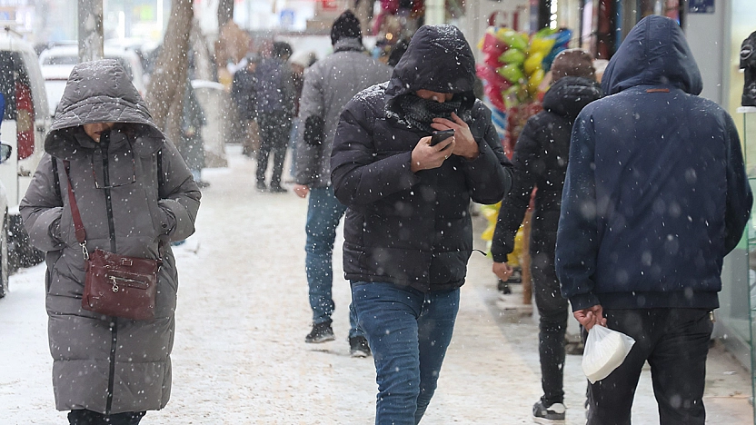 Elazığ'da yoğun kar yağışı başladı