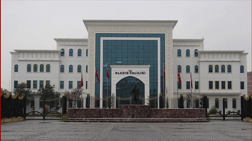 Elazığ'da Yoğun Kar Yağışı Nedeniyle Bazı İlçelerde Eğitime Ara verildi