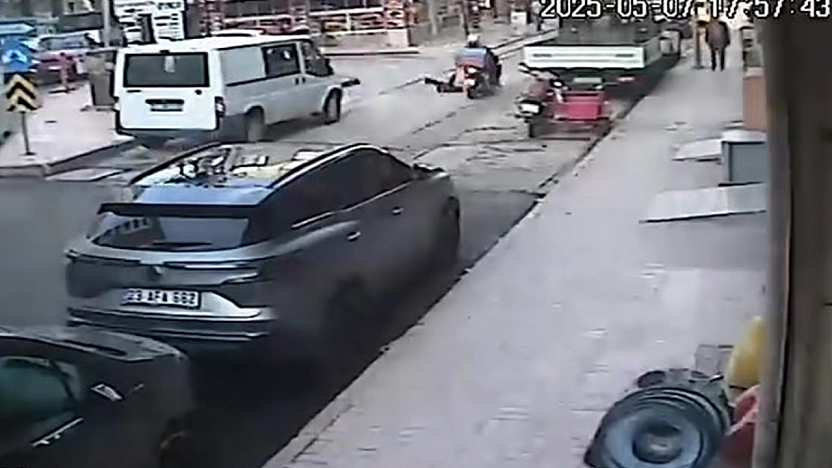 Elazığ'da yola düşen yaşlı adama motosiklet çarptı!