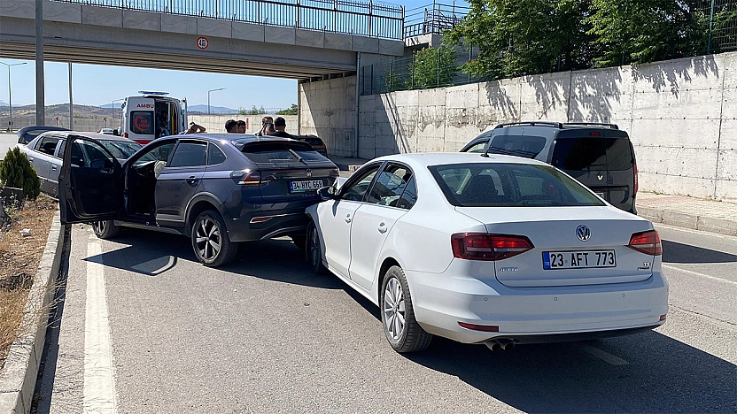 Elazığ'da zincirleme kaza: 3 yaralı