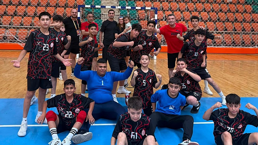 Elazığ gençlik spor kulübü minik erkek hentbol takımı final grubunda