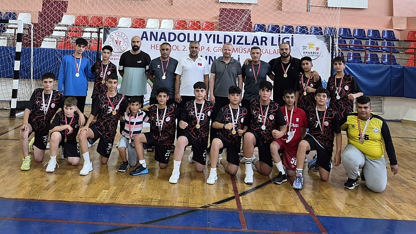 Elazığ'ın kız ve erkek hentbol takımları Türkiye Finalleri'nde