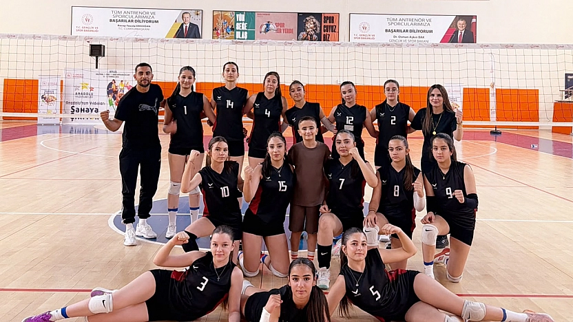 Elazığ Kız Voleybol Takımı yarı finalde
