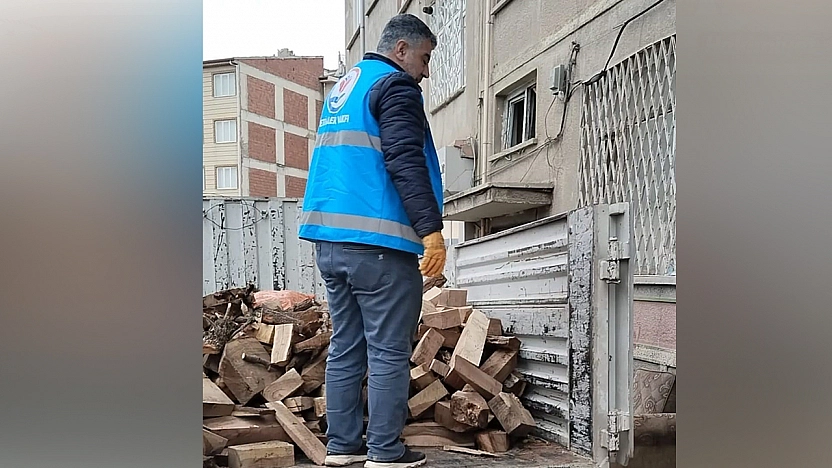 Elazığ Yetimler Vakfı'ndan yetim ailelere kışlık yakacak desteği